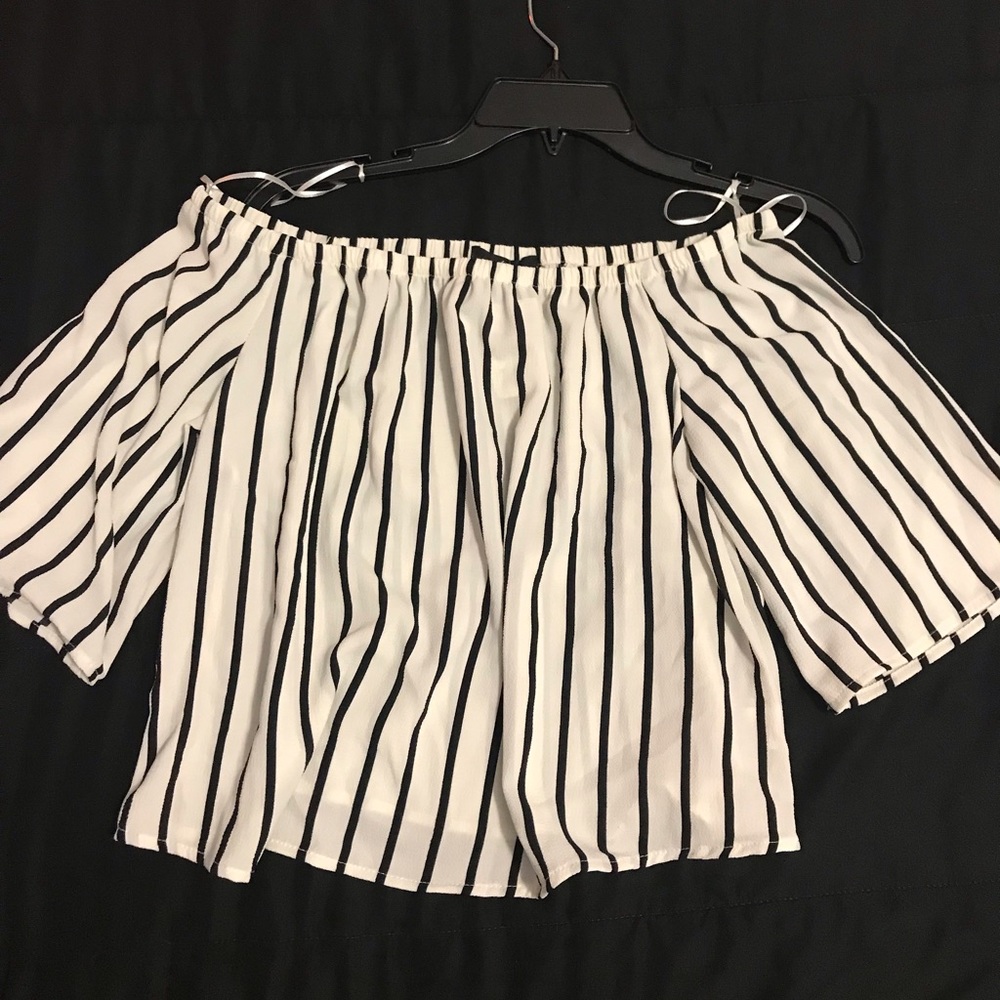 Bundle of 3 tops